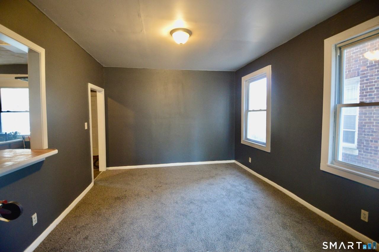 308 Willow St - Photo 3 of 15