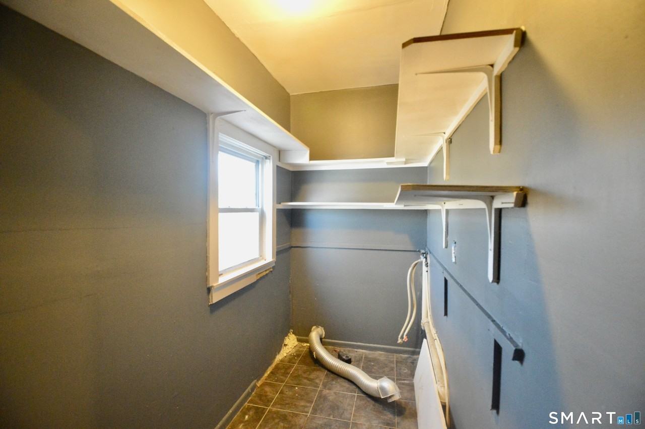 308 Willow St - Photo 7 of 15