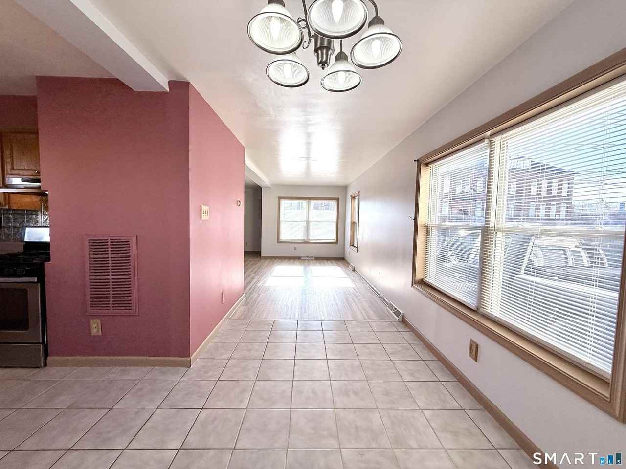 209 Hamilton St - Photo 4 of 18