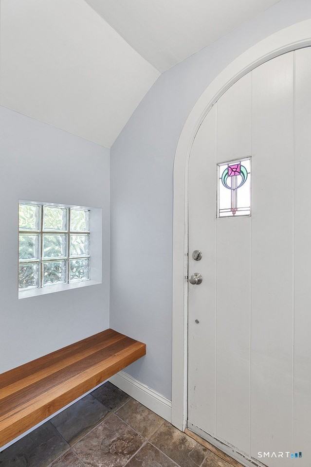 134 Dyer St - Photo 4 of 26