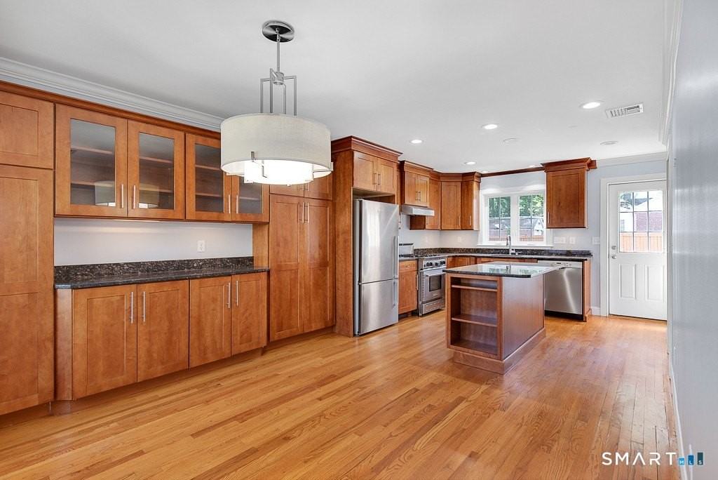 134 Dyer St - Photo 6 of 26