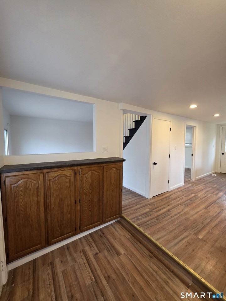 784 Howe Ave - Photo 4 of 16