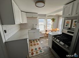 featured image of 121 Hawley Ave Apt D #D