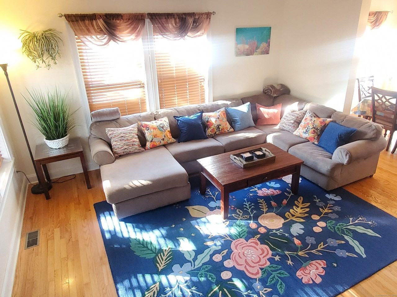 1093 Shippan Ave - Photo 2 of 38