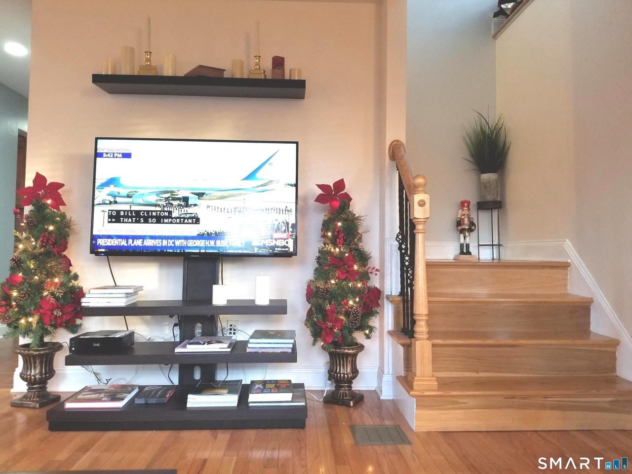 1093 Shippan Ave - Photo 4 of 38