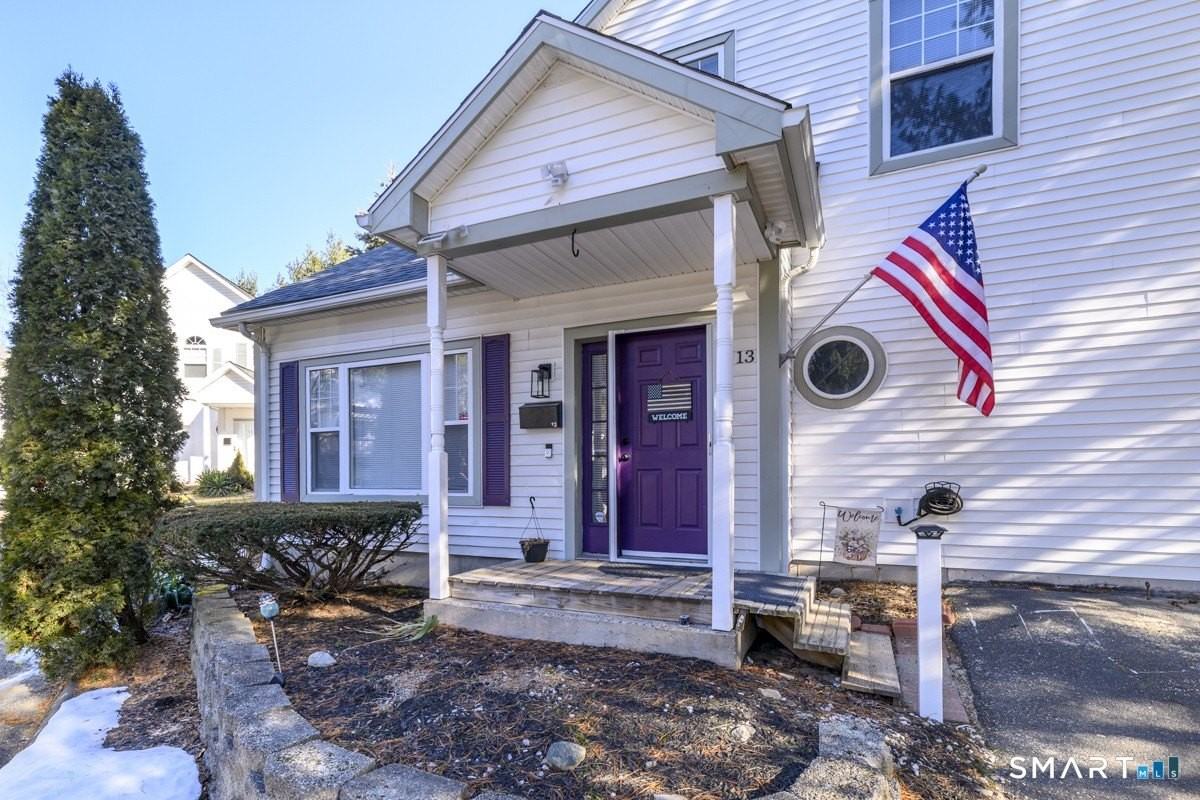 905 Oronoke Rd Apt 13 #13 - Photo 3 of 28