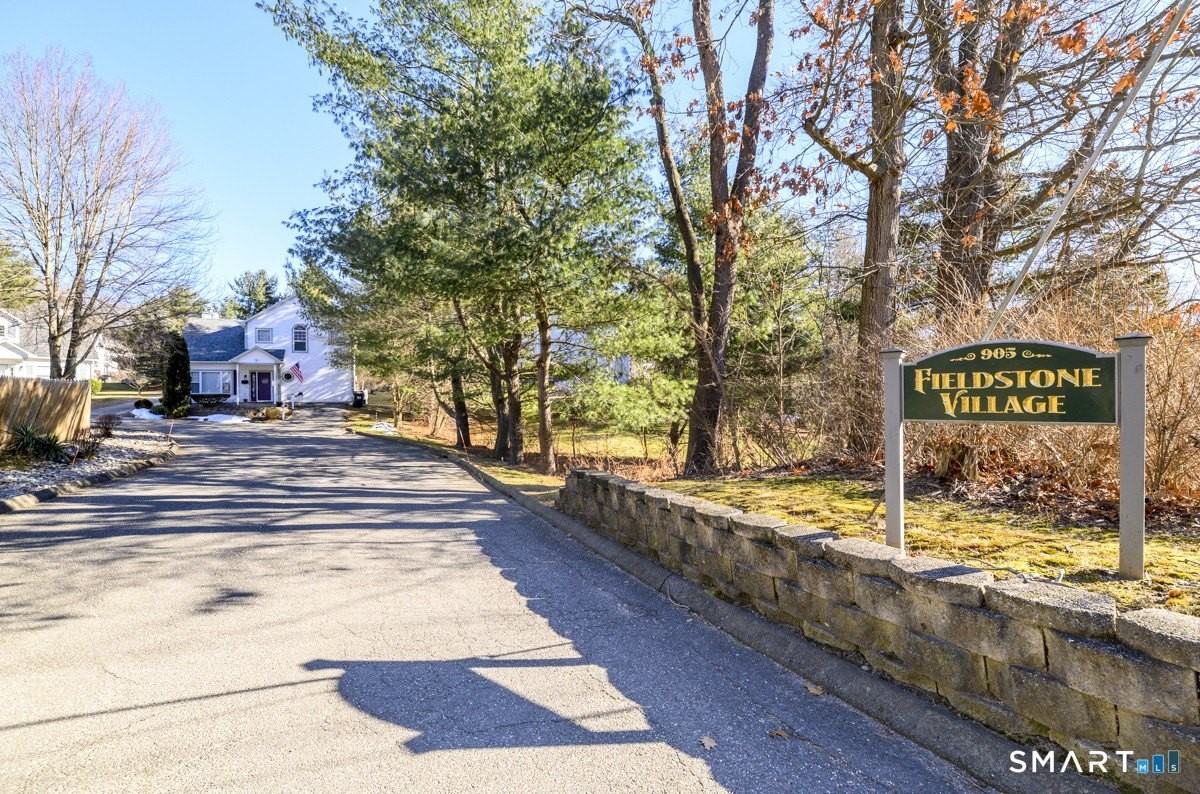 905 Oronoke Rd Apt 13 #13 - Photo 4 of 28