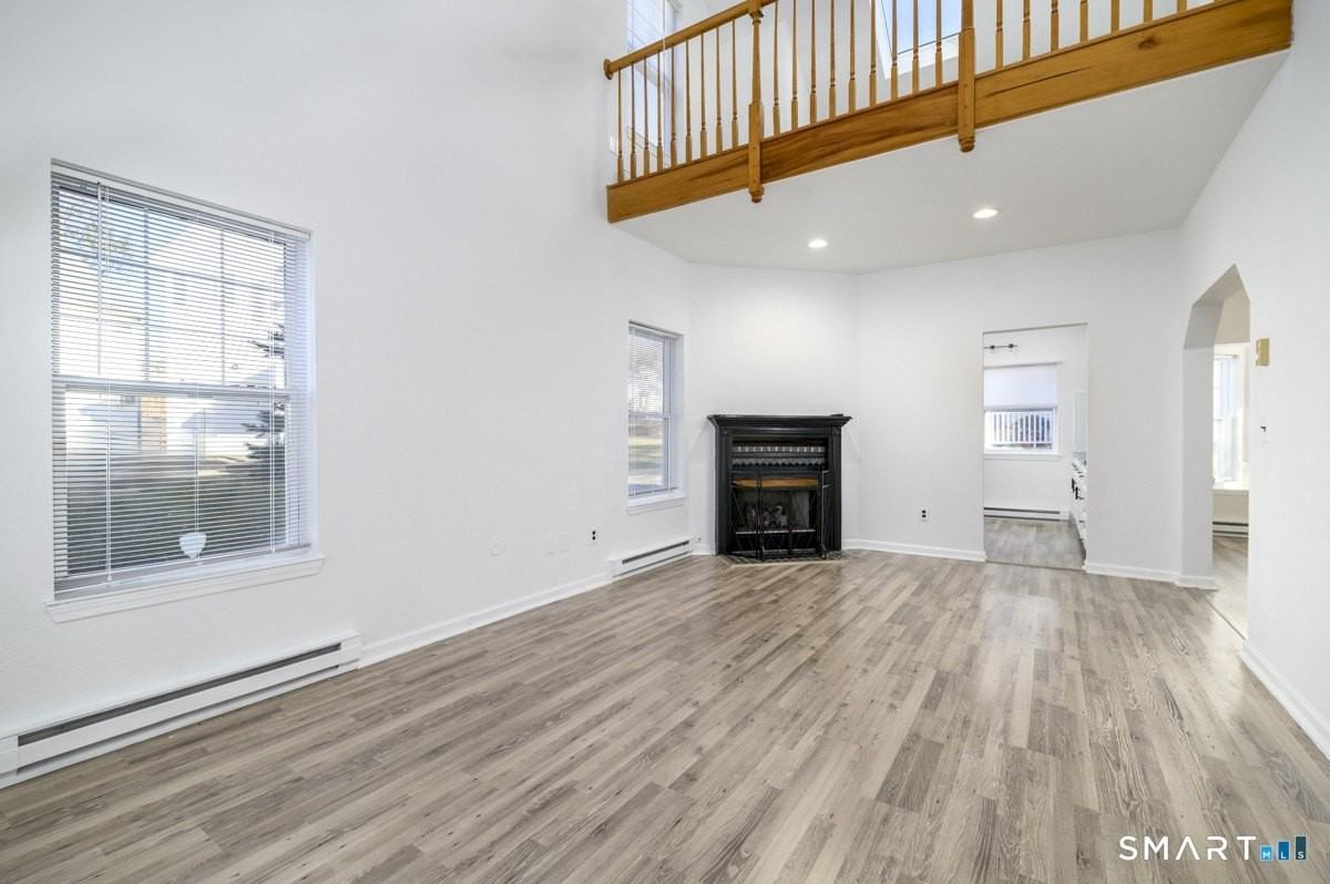 905 Oronoke Rd Apt 13 #13 - Photo 6 of 28