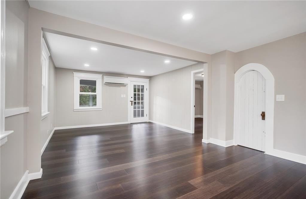 346 Middlebury Rd - Photo 2 of 22