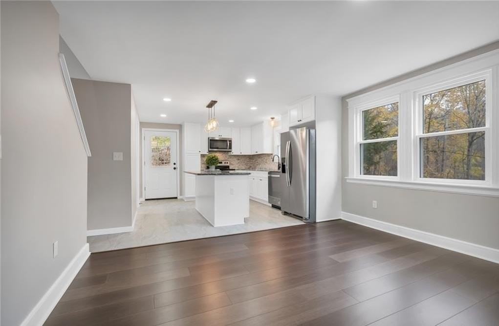 346 Middlebury Rd - Photo 3 of 22