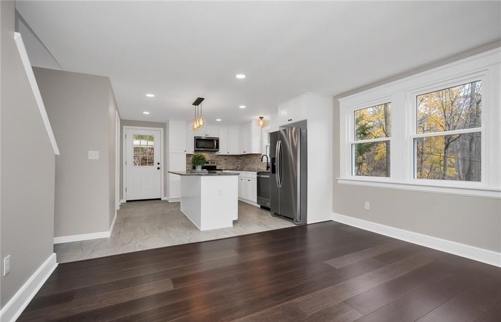 346 Middlebury Rd - Photo 4 of 22