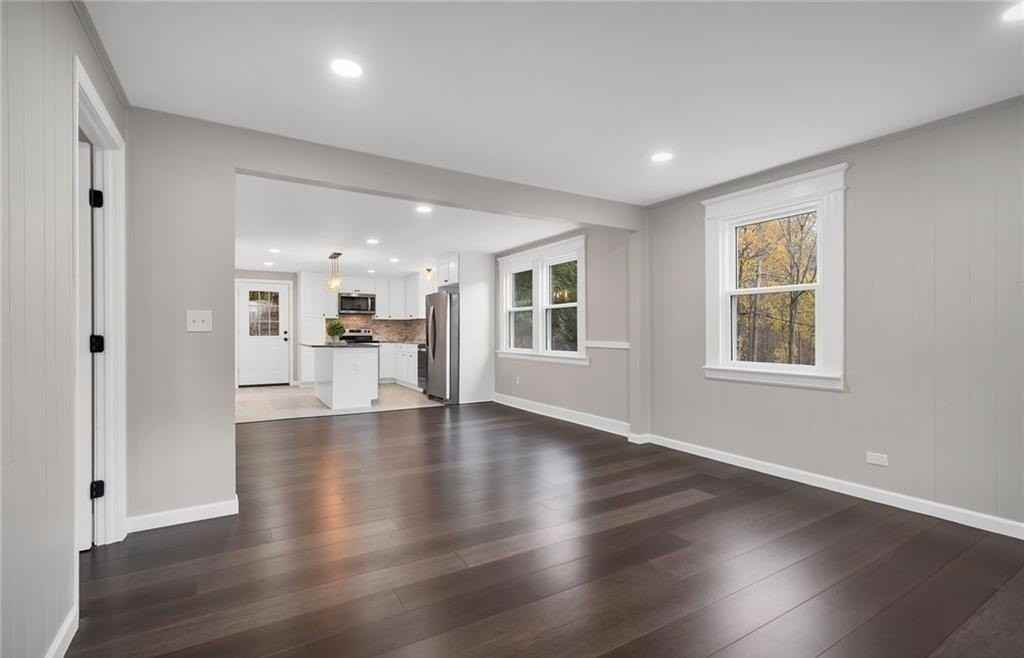 346 Middlebury Rd - Photo 5 of 22