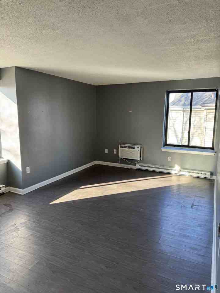 356 Franklin Ave Apt B1 #B1 - Photo 4 of 15