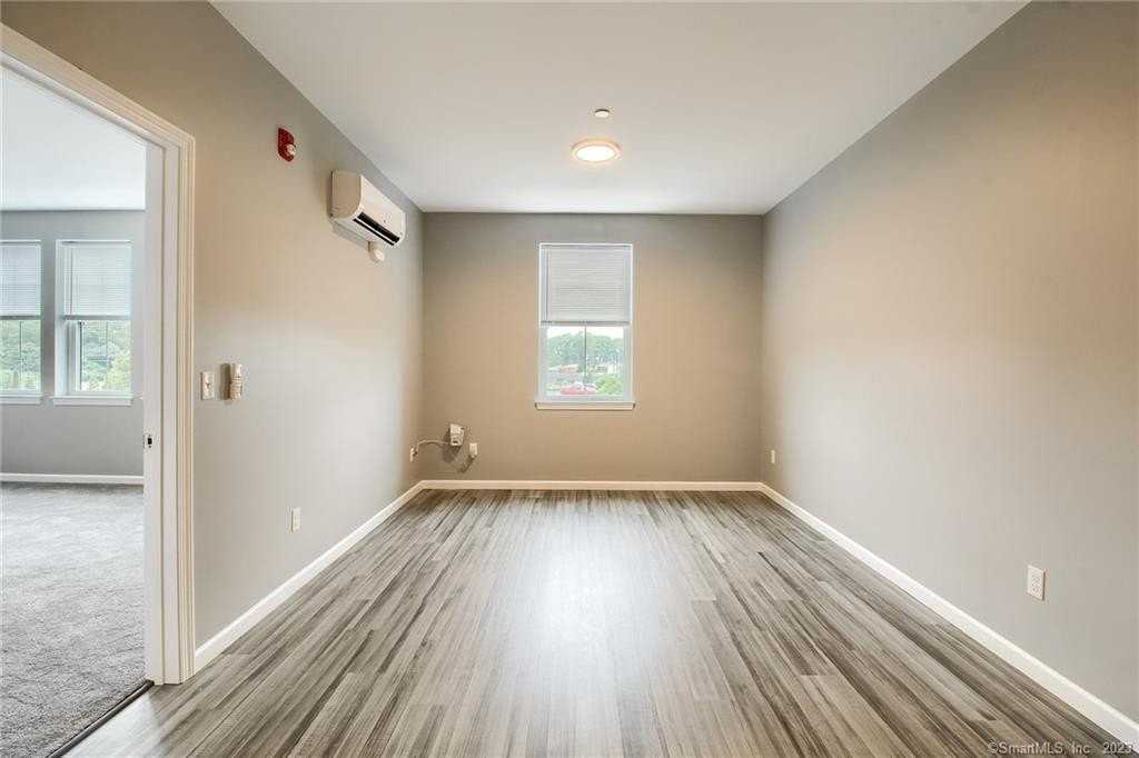 9 Steele Blvd Unit 201 #201 - Photo 4 of 23