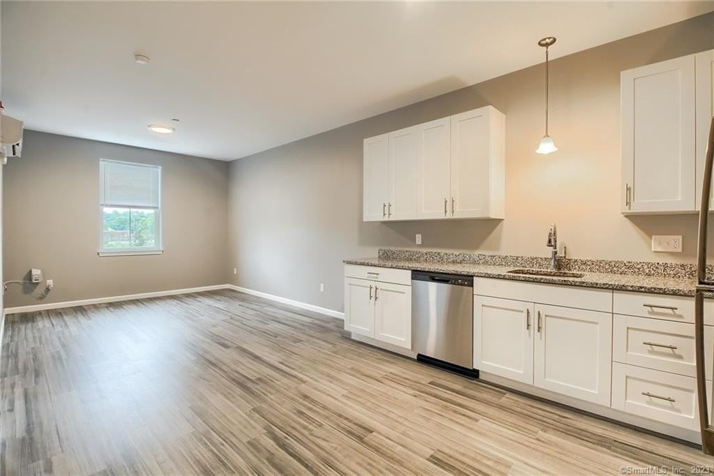 9 Steele Blvd Unit 201 #201 - Photo 6 of 23