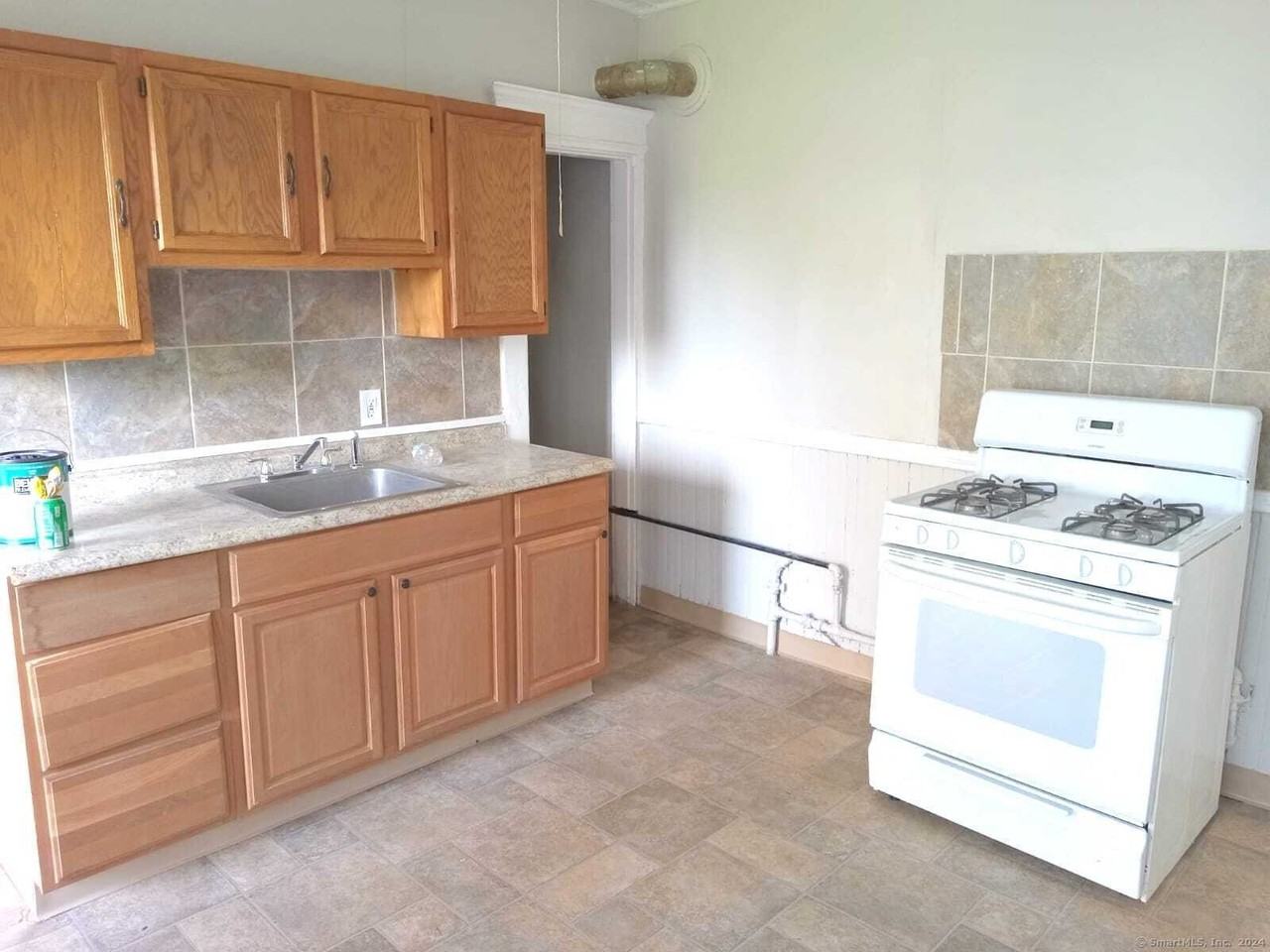 121 Lounsbury St Apt 3e #3E - Photo 2 of 6