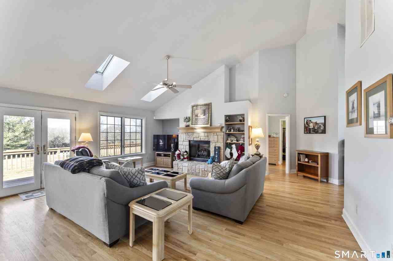 7 Lower County Rd - Photo 3 of 40