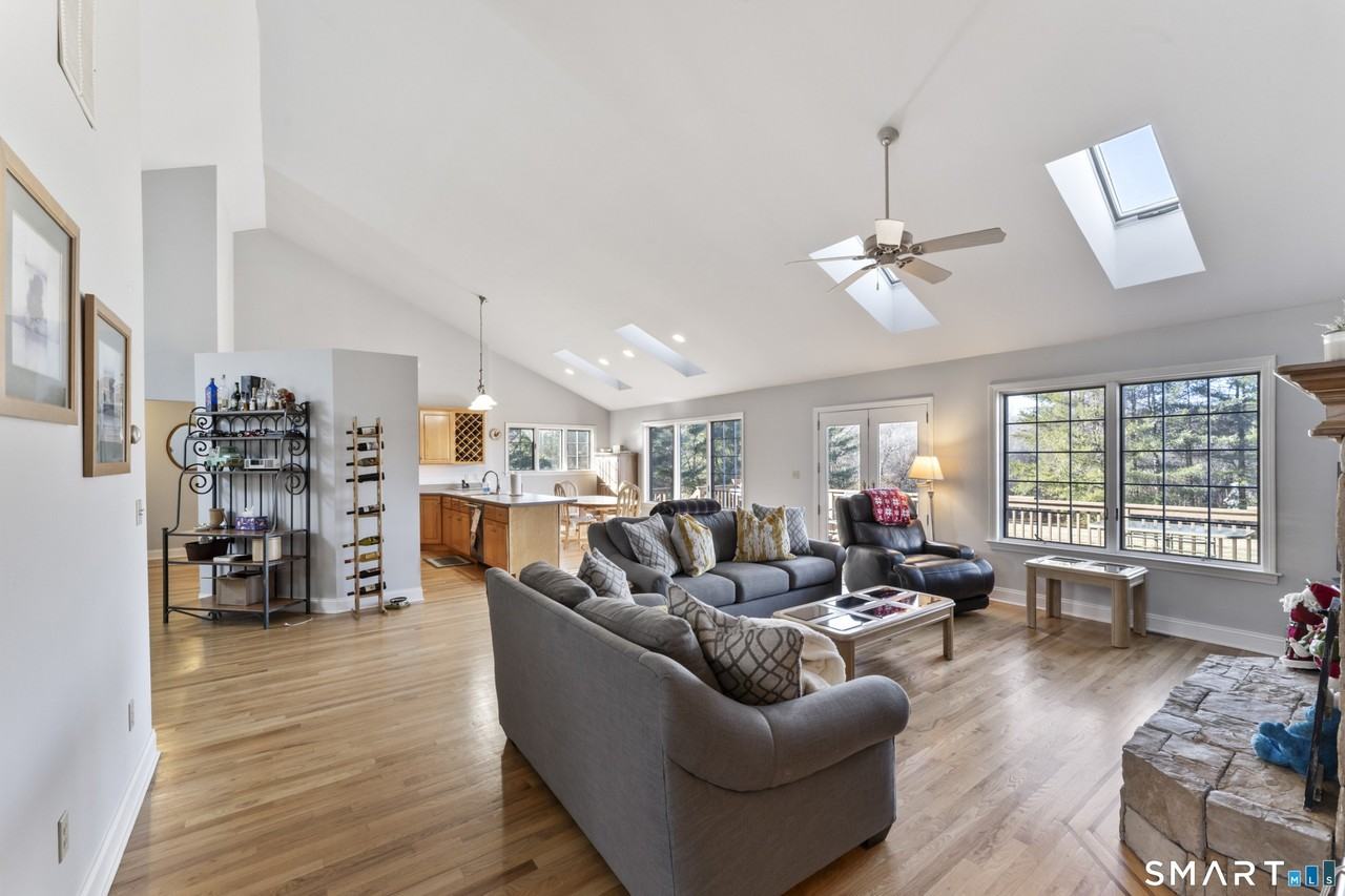 7 Lower County Rd - Photo 4 of 40