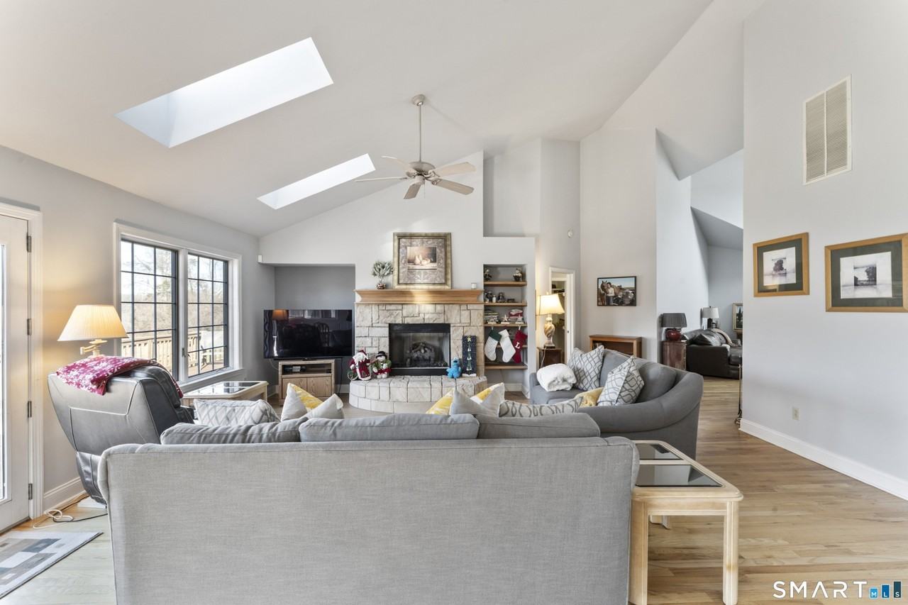 7 Lower County Rd - Photo 5 of 40