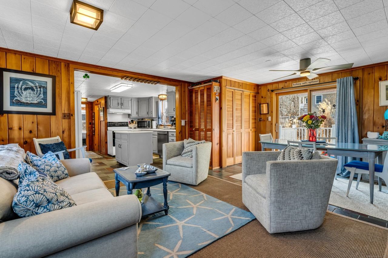 32 Bassett Ln - Photo 5 of 39