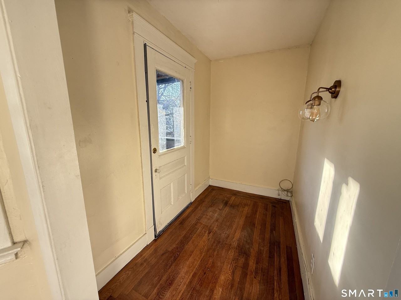 867 Elm St - Photo 6 of 20