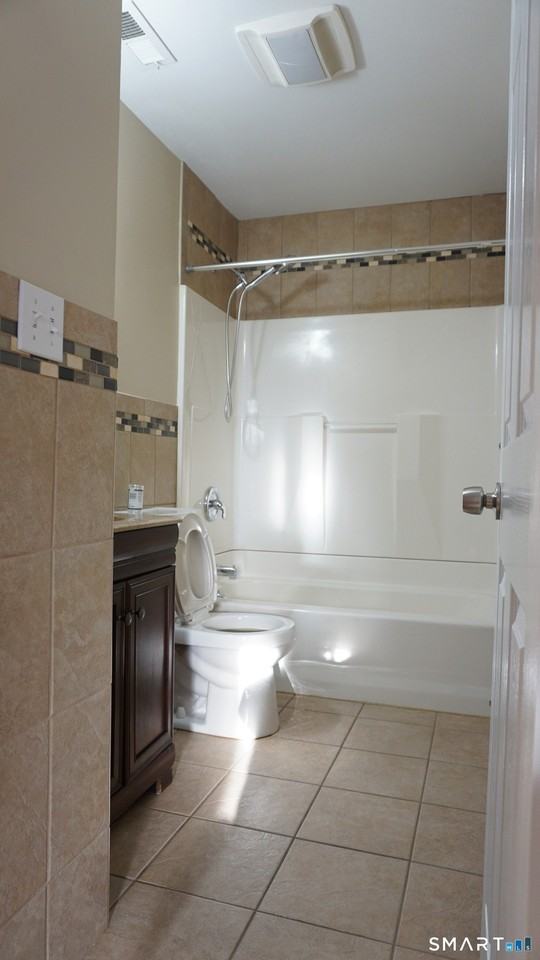 28 Sampson St Unit 4 #4 - Photo 5 of 30