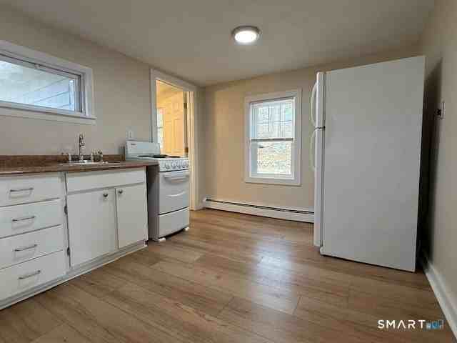 122 Brook St - Photo 2 of 7