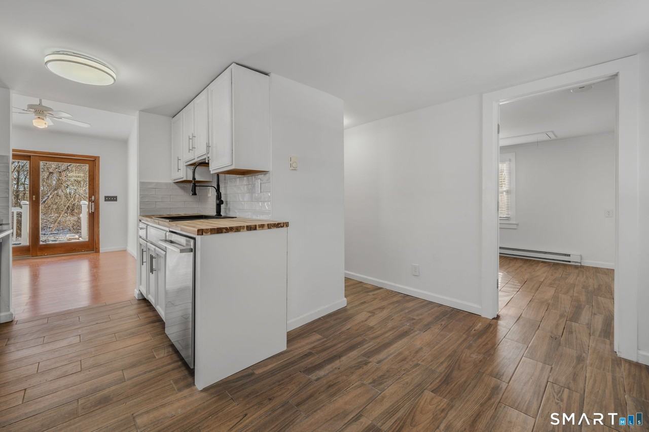 127 Spithead Rd - Photo 4 of 17