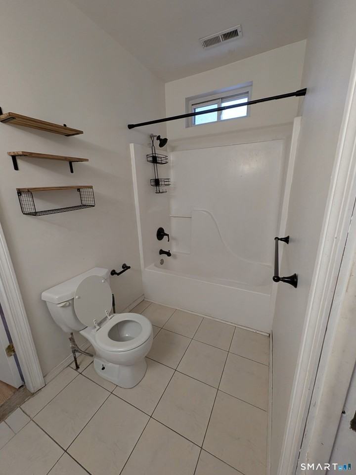 220 Munson St #3 - Photo 7 of 10