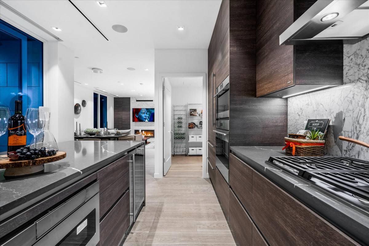 2968 Birch Street #10X - Photo 5 of 14