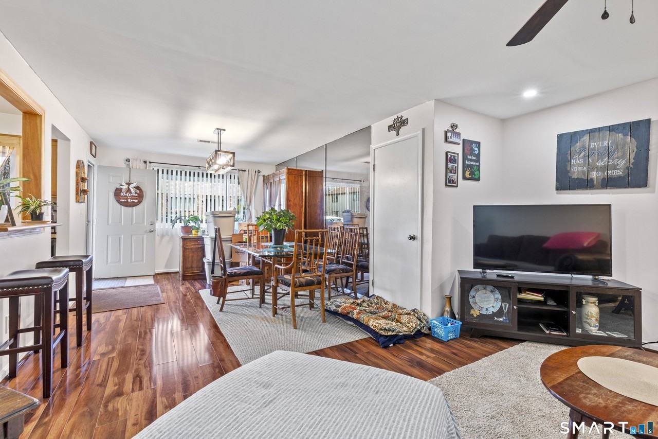 140 Thompson St Apt 18d #18D - Photo 4 of 16