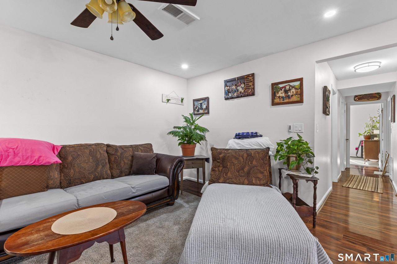 140 Thompson St Apt 18d #18D - Photo 6 of 16