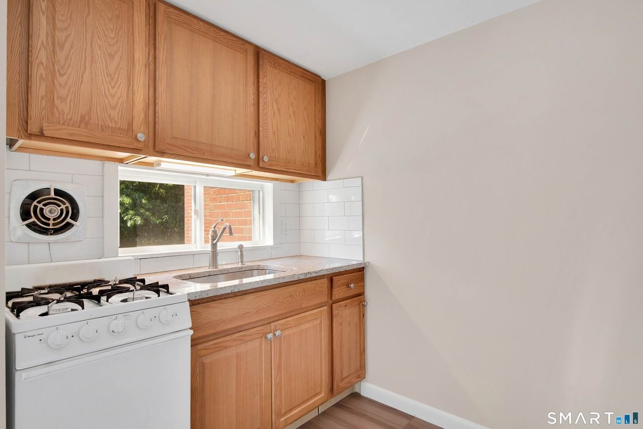 353A Main St Unit 204 #204 - Photo 4 of 12