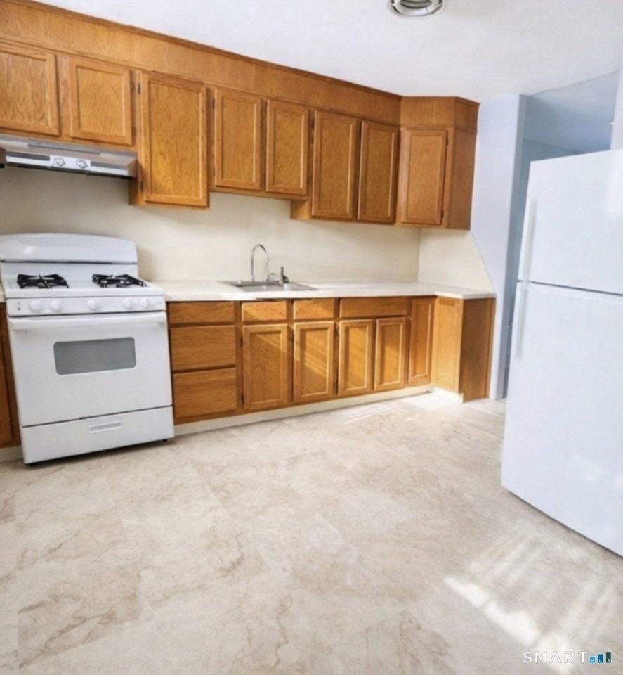 144 Pennsylvania Ave - Photo 4 of 8