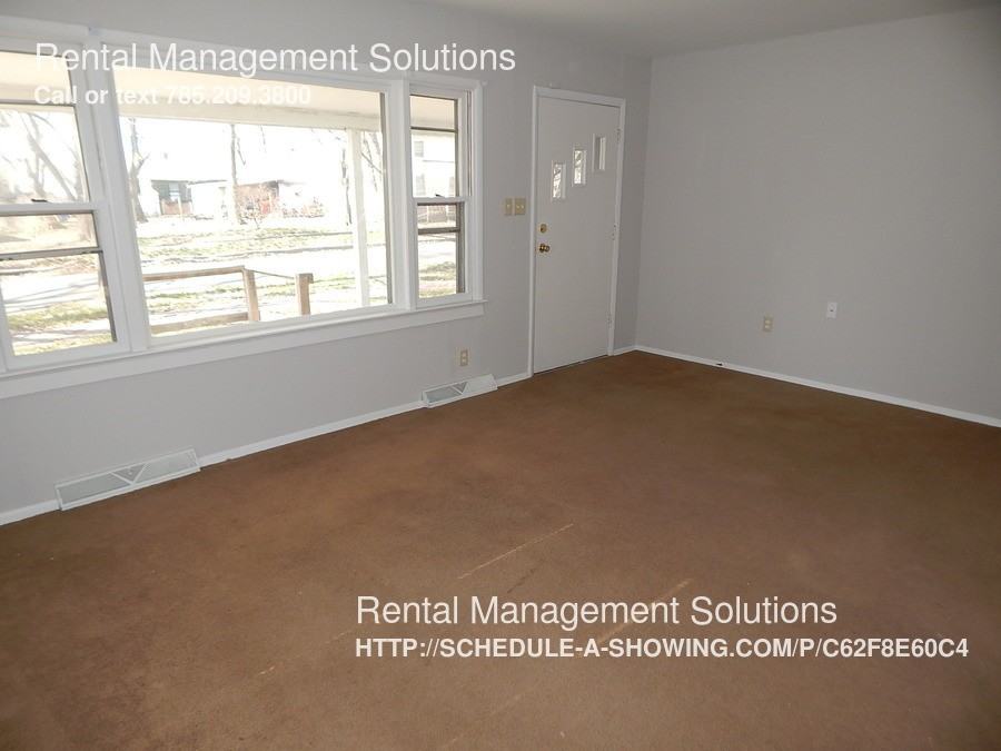 1238 NE Monroe St - Photo 2 of 8