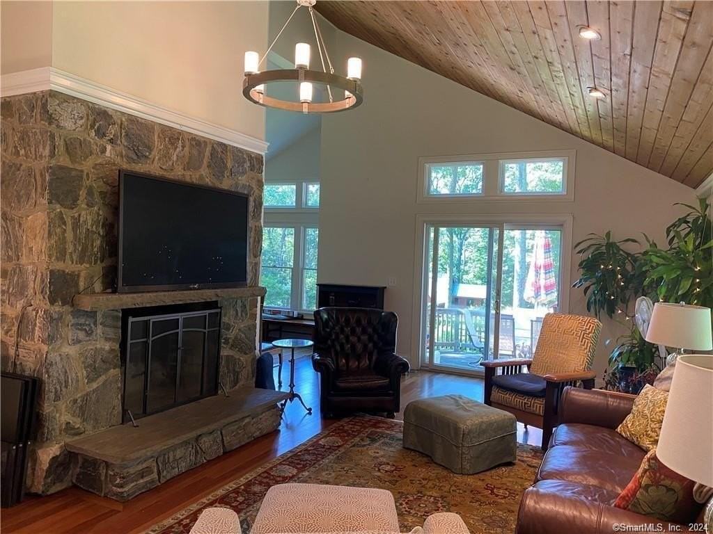 524 Barrack Hill Rd - Photo 4 of 22