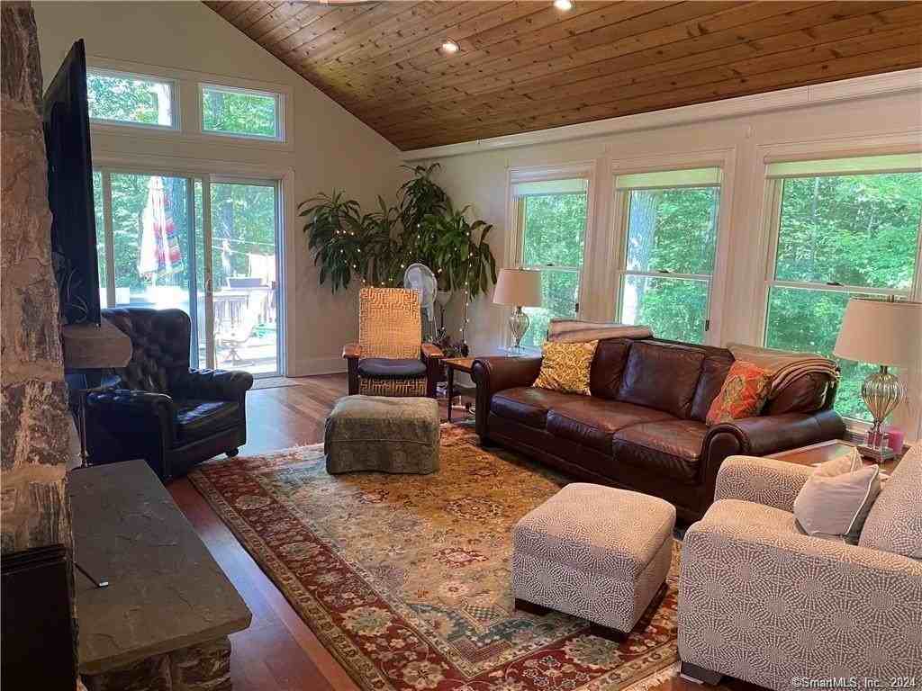 524 Barrack Hill Rd - Photo 5 of 22