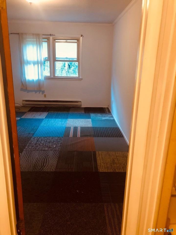 25 Donna Dr Unit B5 #B5 - Photo 6 of 11