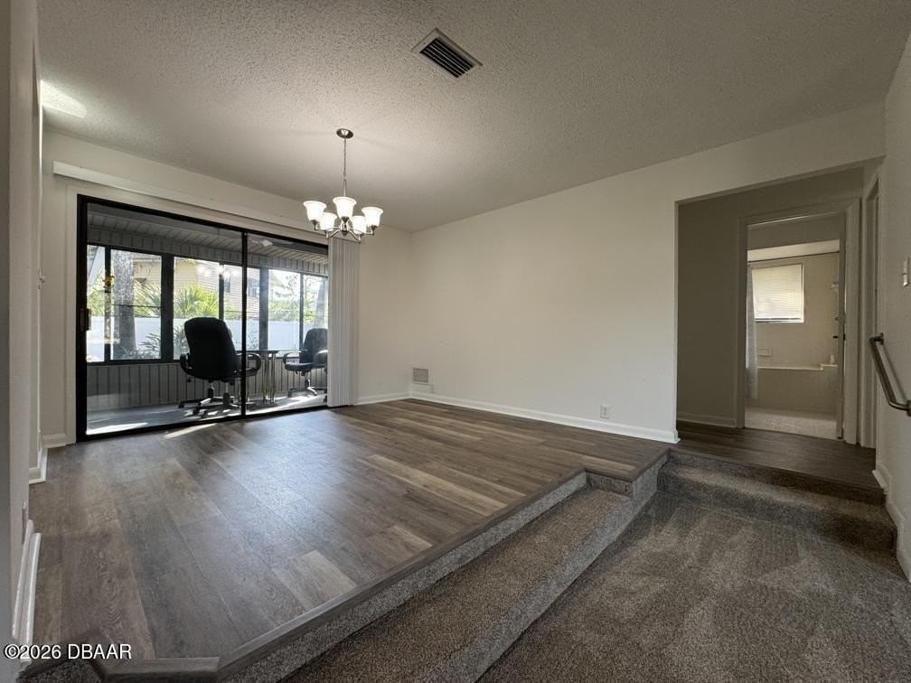 1508 Poplar Dr - Photo 5 of 31