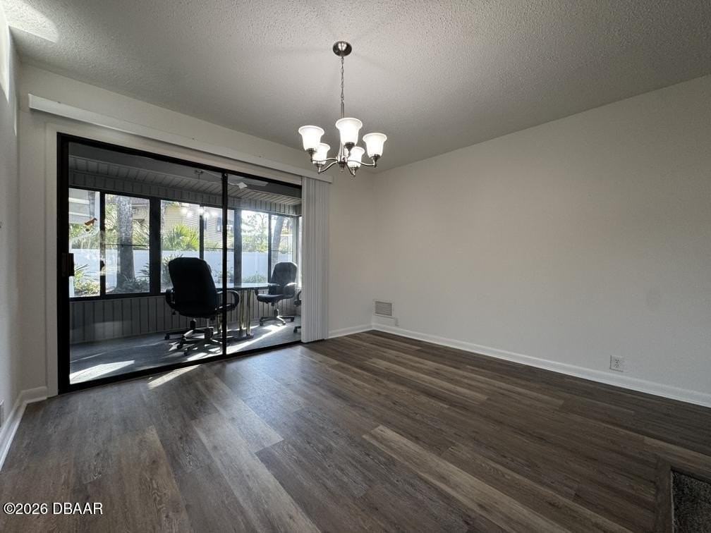 1508 Poplar Dr - Photo 7 of 31