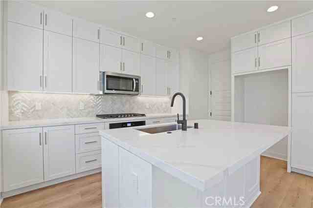 Jasper - Photo 3 of 8