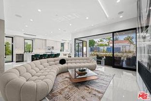 213 N Palm Dr - Photo 1 of 1