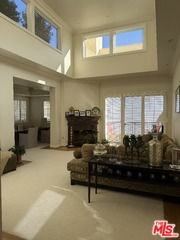 132 S Maple Dr #PH4 - Photo 4 of 8