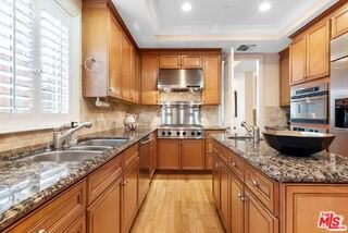 132 S Maple Dr #PH4 - Photo 6 of 8