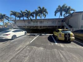 featured image of 1414 Ne 5th Ter #4