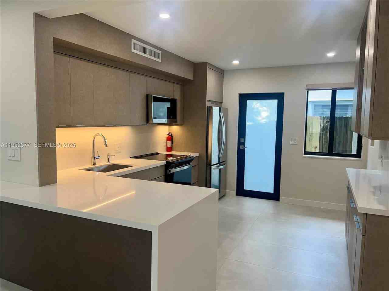 3532 Thomas Ave #3532 - Photo 5 of 8