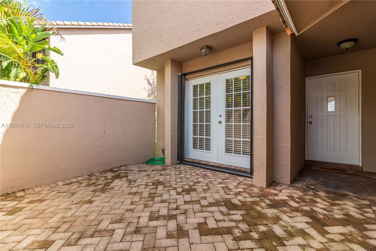 11668 Sw 91st Ter #11668 - Photo 2 of 8