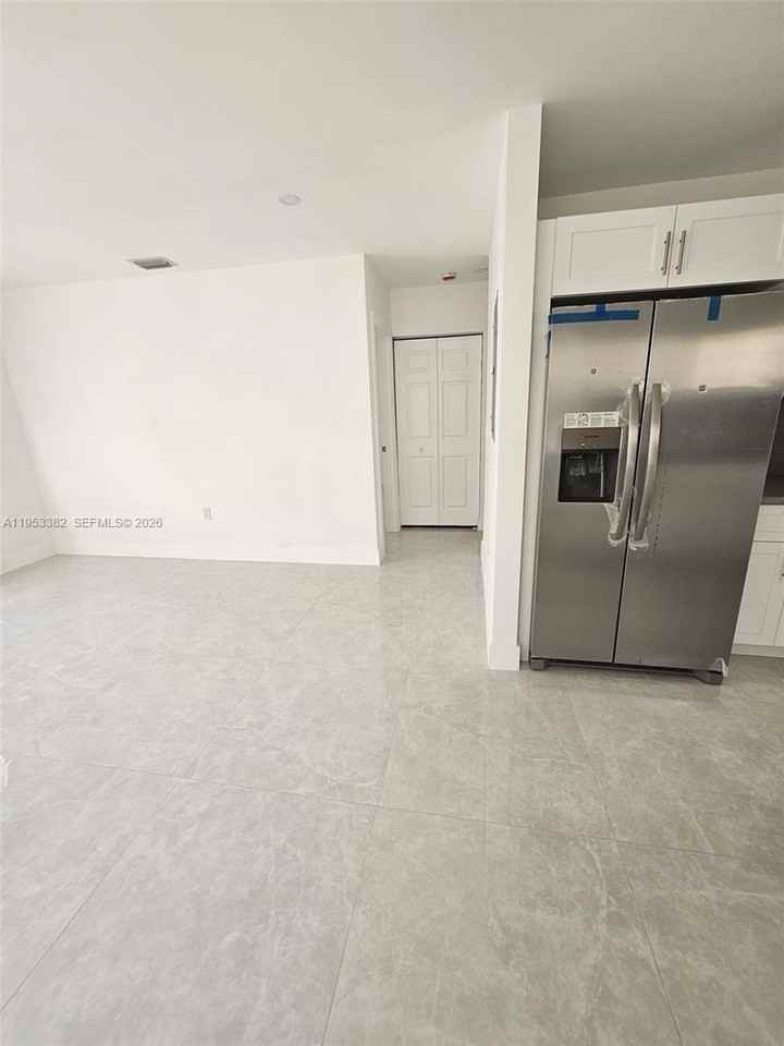 2488 Sw 6th Ct - Photo 5 of 8