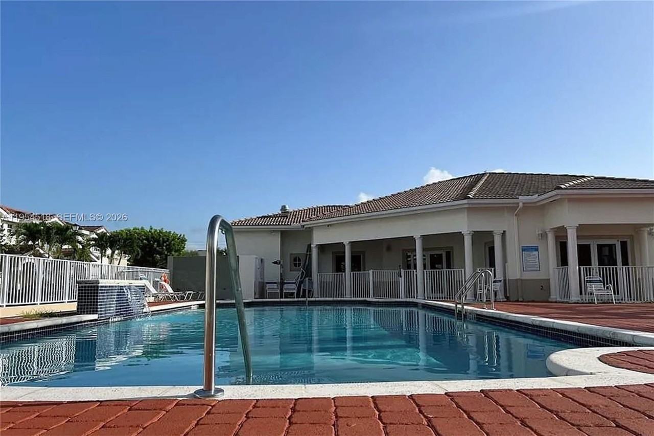 13990 Sw 260th St #13990 - Photo 2 of 8