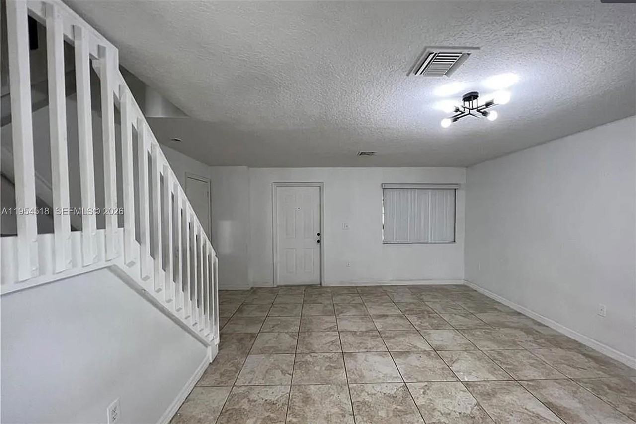 13990 Sw 260th St #13990 - Photo 3 of 8